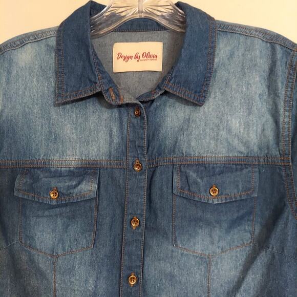 Design by Olivia Women's Classic Short Sleeve Button Down Denim Chambray Shirt - Picture 4 of 9